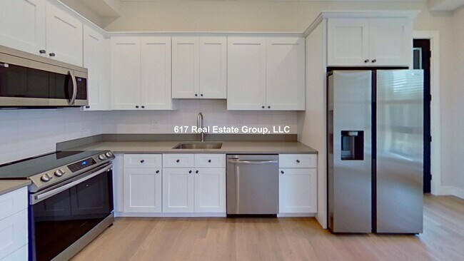16-18 Highgate St. Unit 101 in Boston, MA - Building Photo - Building Photo