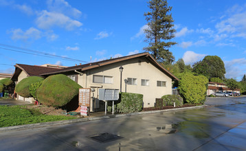 Anita Town Homes in Castro Valley, CA - Building Photo - Building Photo