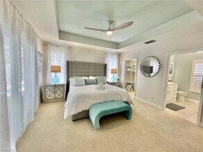 798 107th Ave N in Naples, FL - Foto de edificio - Building Photo