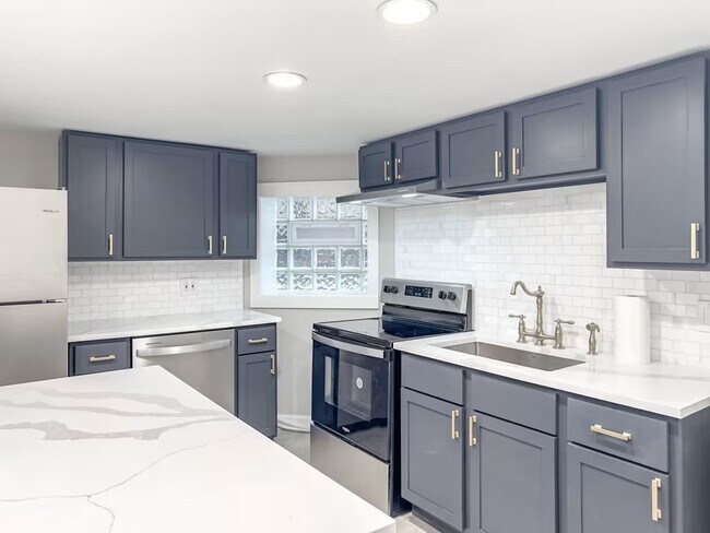 1536 N Hamlin Ave, Unit G in Chicago, IL - Building Photo - Building Photo