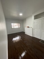 2 Oakland Sq, Unit 1 in Pittsburgh, PA - Building Photo - Building Photo