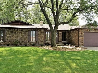 4725 W Crystal Lake Rd in McHenry, IL - Building Photo - Building Photo