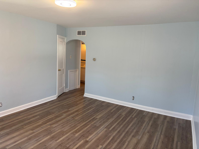 242 E Avon Rd in Brookhaven, PA - Building Photo - Building Photo