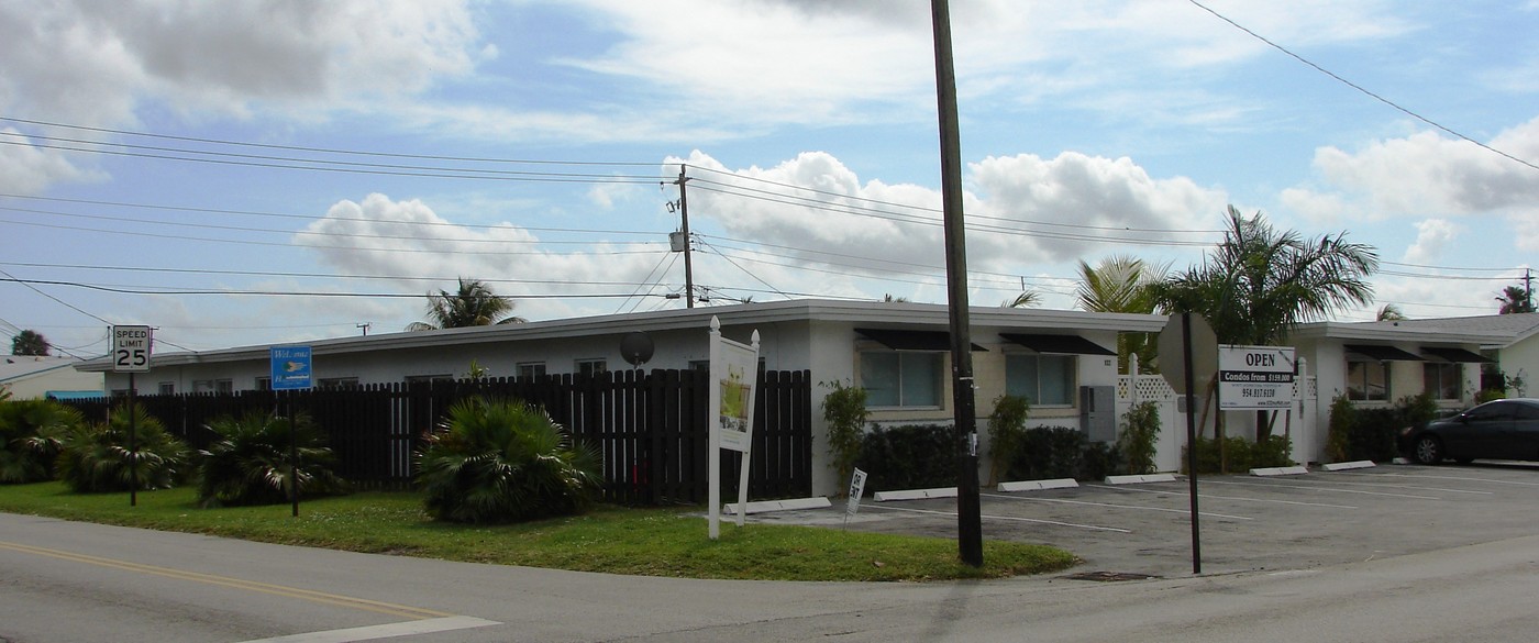 938 Moffett St in Hallandale Beach, FL - Foto de edificio