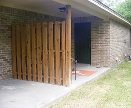 6110 Willis St in Groves, TX - Building Photo - Building Photo
