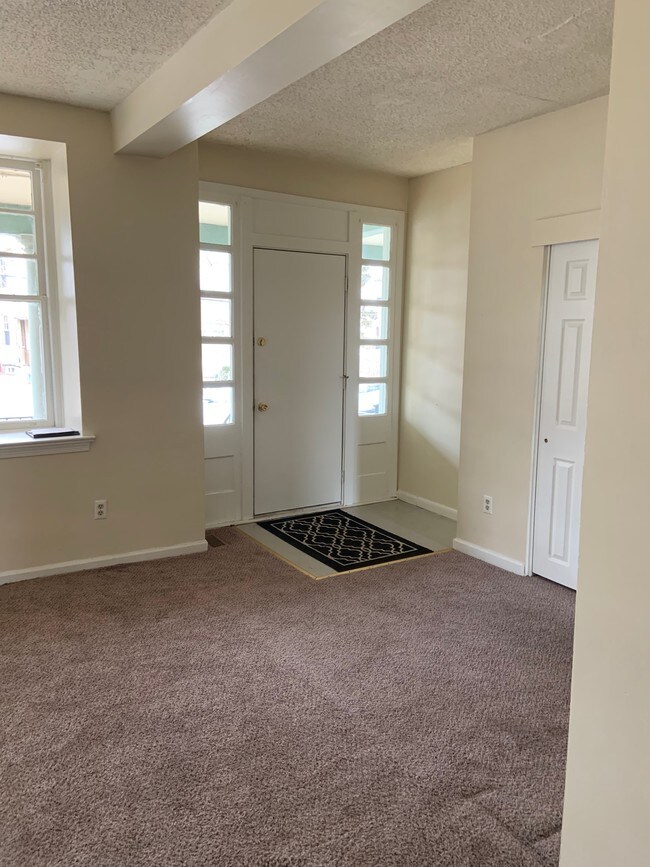 52 E Stratford Ave Apartments and Nearby Lansdowne Apartments For Rent