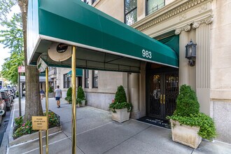 983 Park Ave in New York, NY - Building Photo - Building Photo