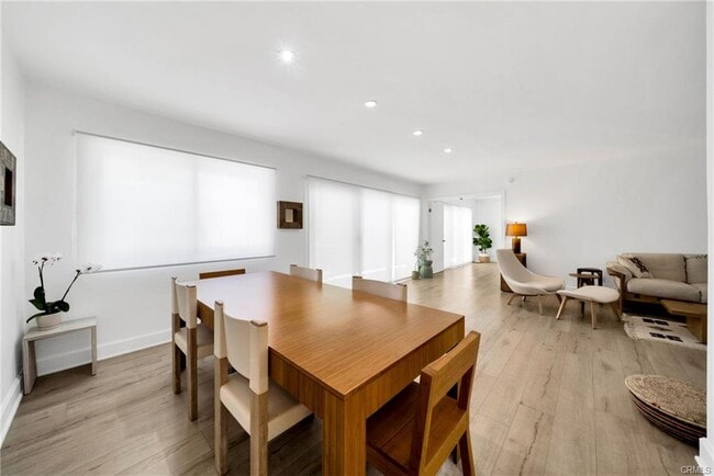 7259 Hillside Ave in Los Angeles, CA - Building Photo - Building Photo