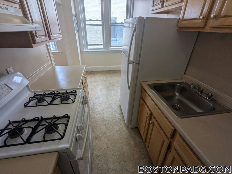 131 Washington St in Boston, MA - Building Photo