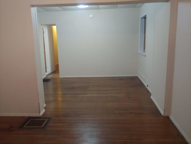 1549 Kemble St, Unit 1 in Utica, NY - Building Photo - Building Photo