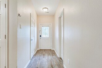 8006 Montague Manor Ln in Houston, TX - Building Photo - Building Photo