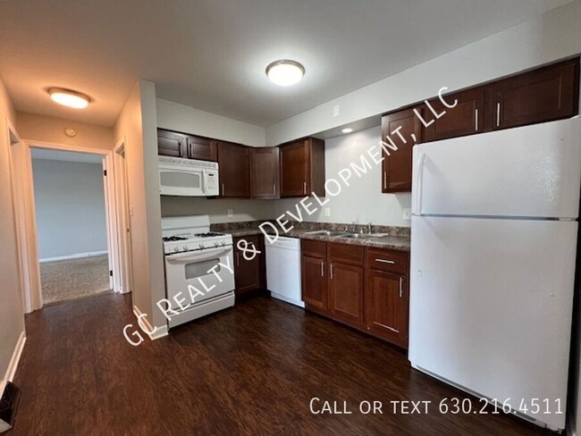 13 Simpson St-Unit -Unit A in Geneva, IL - Building Photo - Building Photo