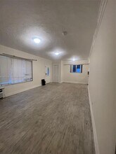 121 NE 169th Terrace in North Miami Beach, FL - Building Photo - Building Photo