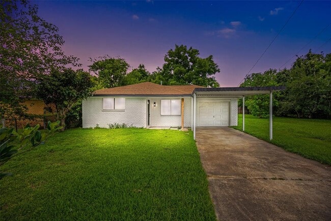 318 S Fulton St in Texas City, TX - Building Photo - Building Photo