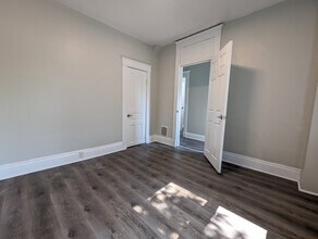 2-bedroom unit in quiet house, close to Ki in Kitchener, ON - Building Photo - Building Photo