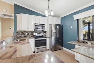 5694 Northpointe Ln, Unit 2 in Boynton Beach, FL - Foto de edificio - Building Photo