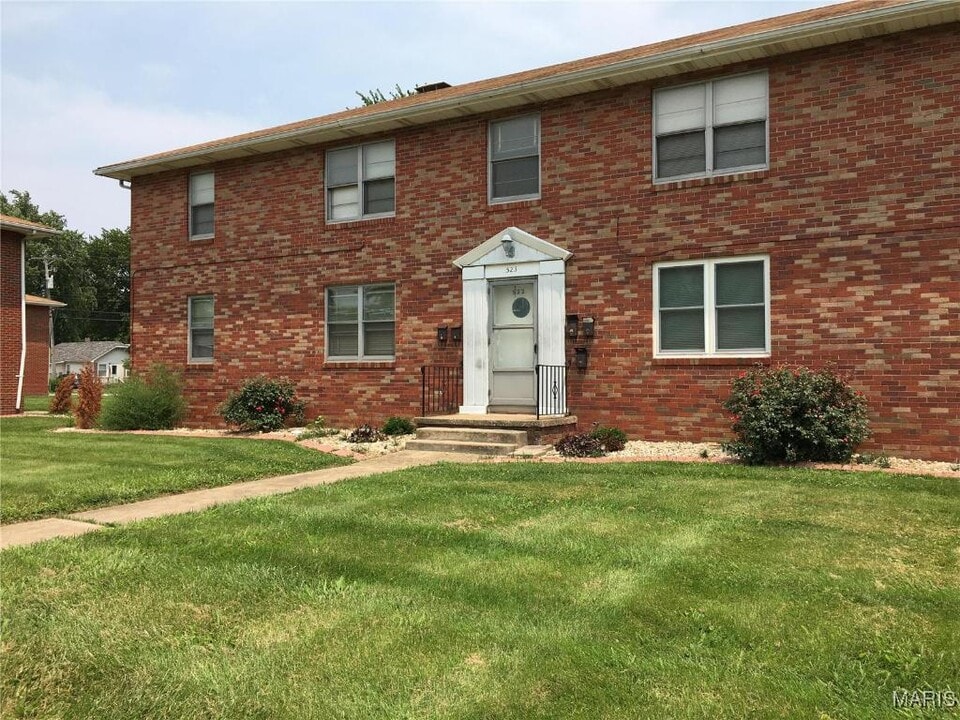 523 S Central Ave in Roxana, IL - Building Photo