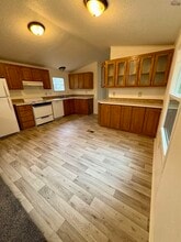 1004 S Wall St in Iowa Park, TX - Building Photo - Building Photo