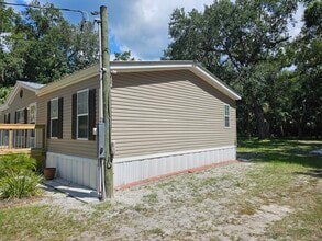 593 Stokes Landing Rd in Palatka, FL - Building Photo - Building Photo