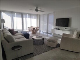 150 Ocean Ln Dr in Key Biscayne, FL - Building Photo