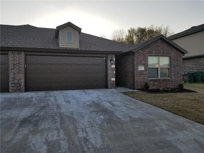 property at 531 Vee St