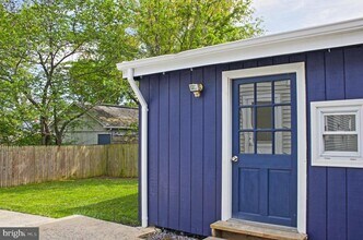 1013 Crawford Dr in Rockville, MD - Building Photo - Building Photo
