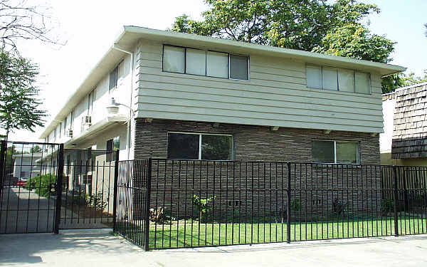 3317 W St in Sacramento, CA - Building Photo - Building Photo