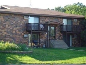 855 Driftwood Dr in St. Cloud, MN - Building Photo - Building Photo