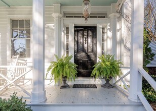 5 Suffolk St in Sag Harbor, NY - Building Photo - Building Photo