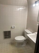 95 N Whittlesey Ave, Unit 3rd Floor in Wallingford, CT - Foto de edificio - Building Photo