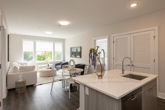 The Metro in Fort Lee, NJ - Building Photo - Interior Photo