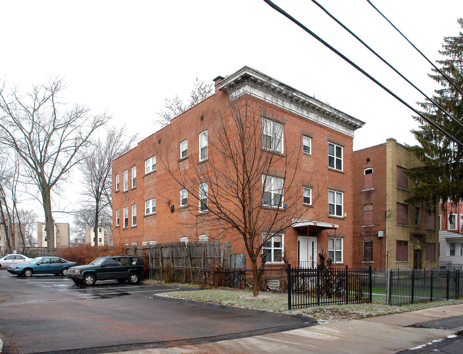 15 Cabot St in Hartford, CT - Foto de edificio