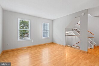 2384 Branleigh Park Ct in Reston, VA - Building Photo - Building Photo