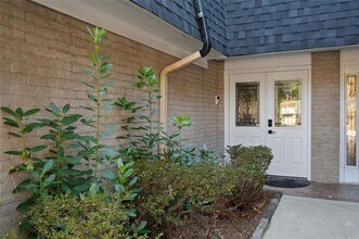 5120 Chemin De Vie NE in Sandy Springs, GA - Building Photo - Building Photo