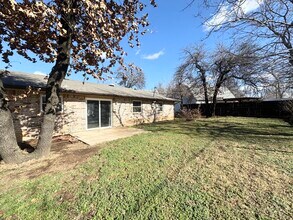 3208 Marla Ln in Edmond, OK - Foto de edificio - Building Photo