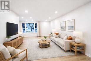 14 Glentworth Rd in Toronto, ON - Building Photo