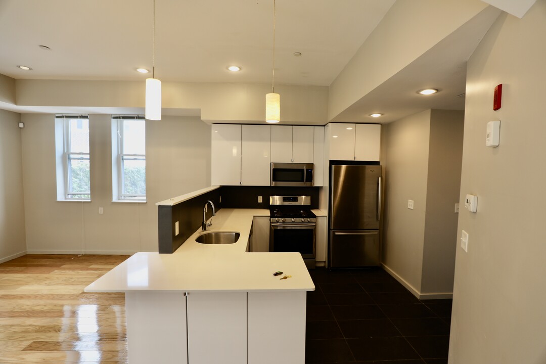 57 Glenville Ave, Unit 1 in Boston, MA - Building Photo