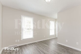 6021 Woods Edge Ln in Kernersville, NC - Building Photo - Building Photo