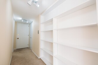 21 W Goethe St, Unit 11 in Chicago, IL - Building Photo - Building Photo