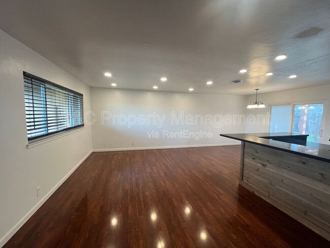 1770 Luxton St in Seaside, CA - Building Photo - Building Photo