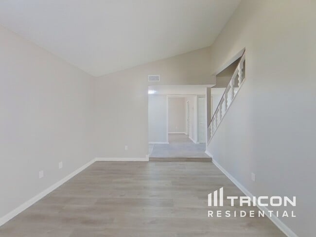 7913 Singing Ct Pl in Tampa, FL - Building Photo - Building Photo