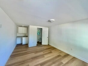 1103 Dunbar St in Myrtle Beach, SC - Foto de edificio - Building Photo
