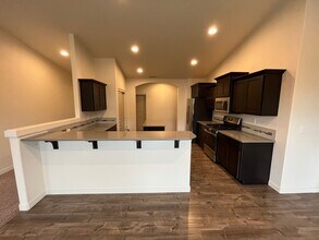2482 NW Glen Oak Ave in Redmond, OR - Building Photo - Building Photo