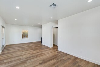 1329 E Brill St in Phoenix, AZ - Foto de edificio - Building Photo