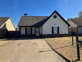 7054 Foxhall Dr in Horn Lake, MS - Building Photo