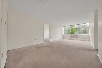 3227 King St E in Kitchener, ON - Building Photo - Building Photo