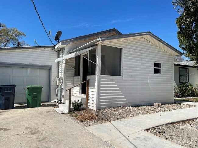 8708 N Edison Ave-Unit -A in Tampa, FL - Building Photo - Building Photo