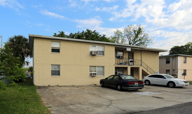 1737 Logan St in Jacksonville, FL - Foto de edificio - Building Photo