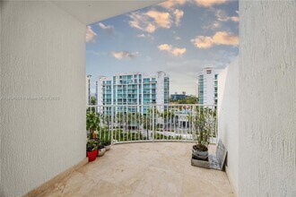 3000 NE 188th St in Aventura, FL - Building Photo - Building Photo