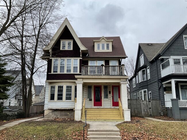 property at 2819 N Murray Ave